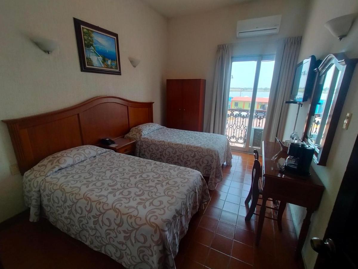 Hotel Posada Dona Lala Tlacotalpan Zewnętrze zdjęcie